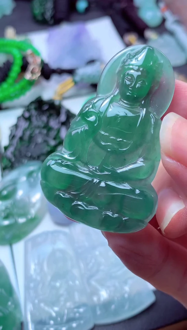 翡翠未镶嵌颈饰天然翡翠A货 天然翡翠A货 多样性发货 发其一