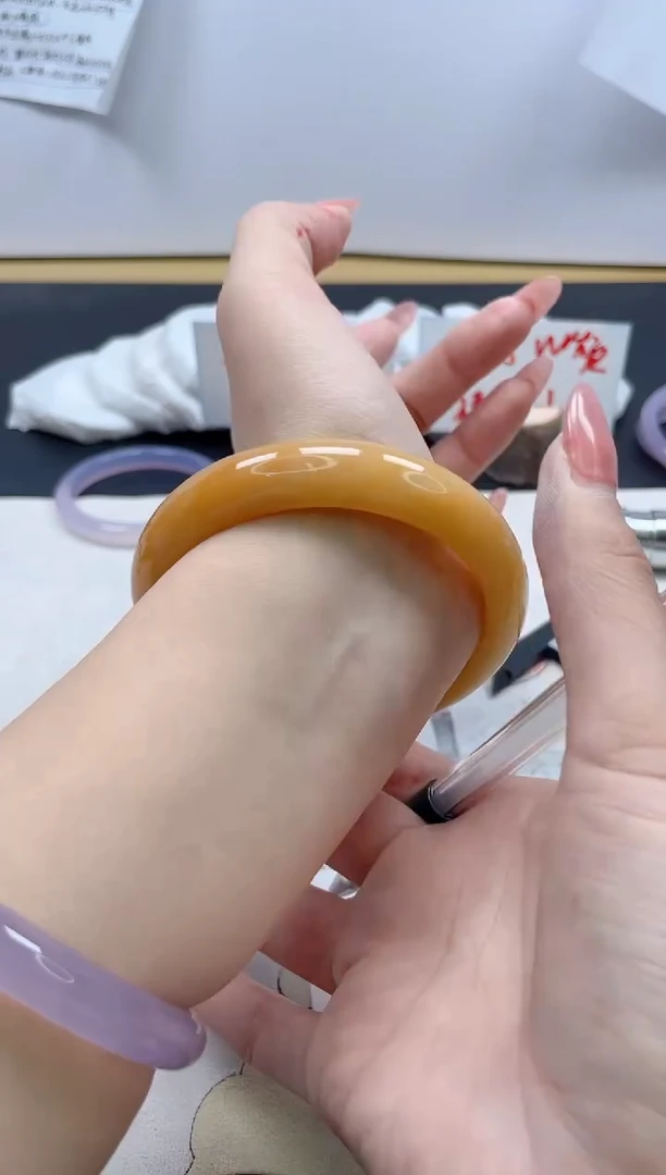 【闪购商品】石英质玉手镯未镶嵌253/63.3