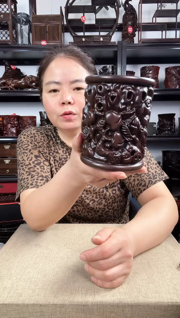 木寿桃笔筒老李红木工艺品