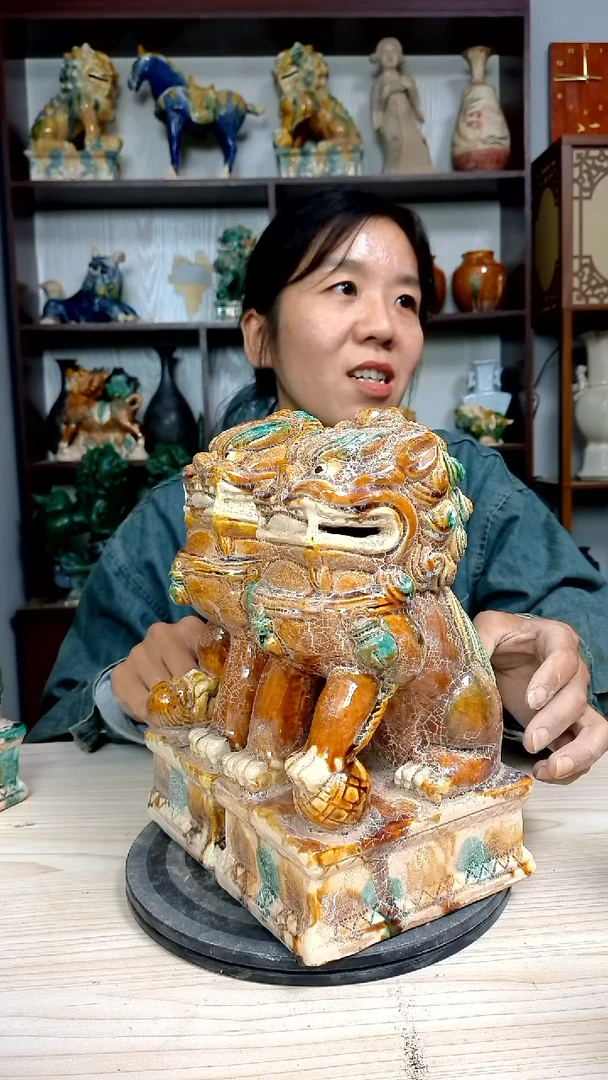 经典一对精美复古风格瓷器