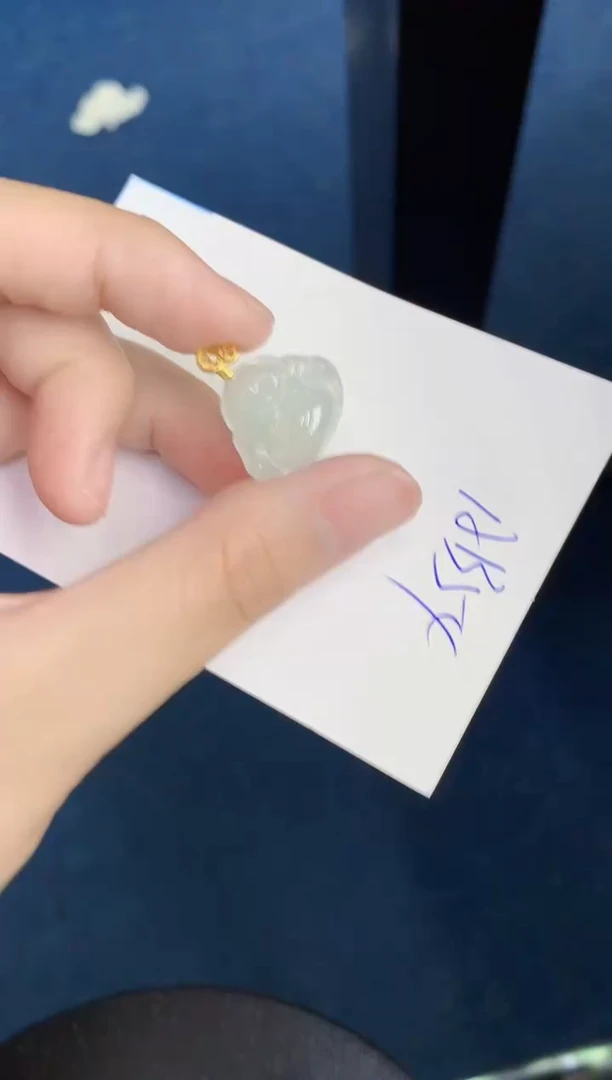 翡翠未镶嵌颈饰天然翡翠緬甸A貨