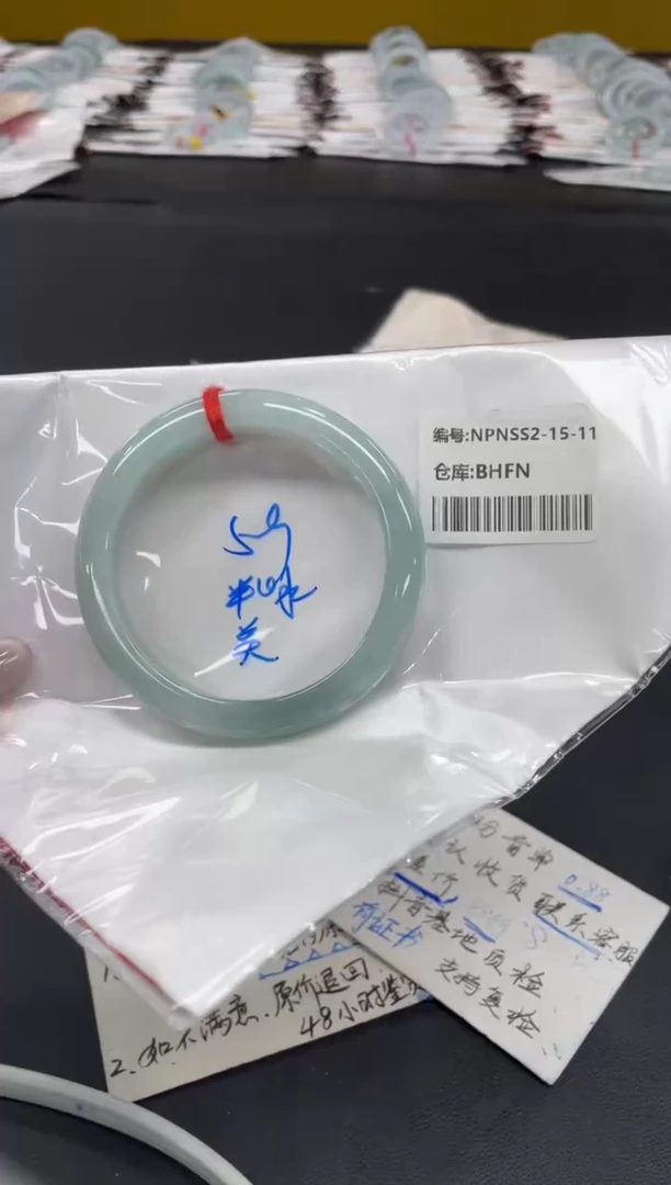 未镶嵌手镯翡翠翡翠手镯