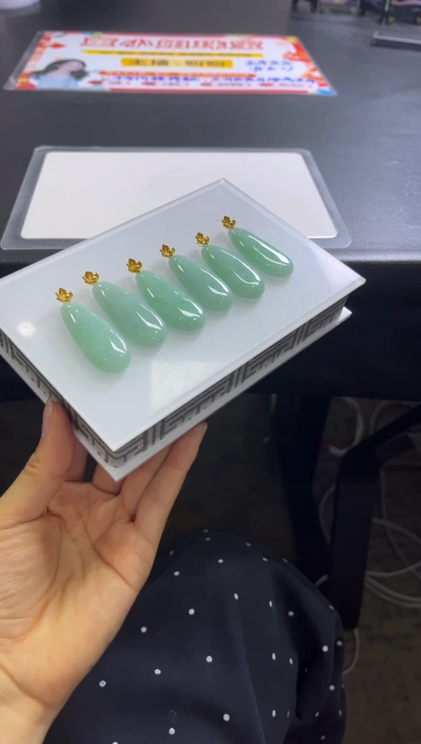 颈饰18K金镶嵌翡翠A27/多样性发一件/配绳子