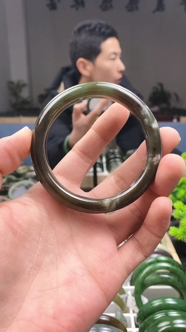 【闪购商品】和田玉手镯未镶嵌61.4