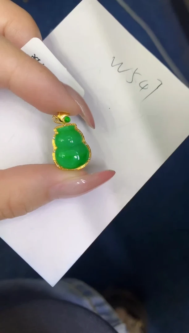 翡翠18K金镶嵌颈饰缅甸天然翡翠A货
