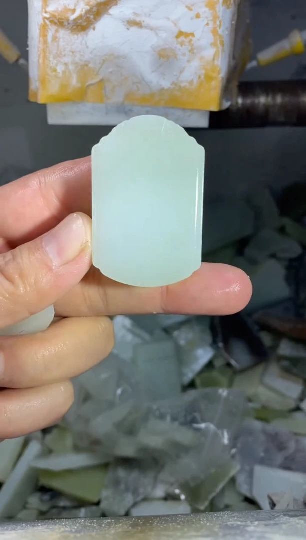 未镶嵌吊坠定制和田玉雕刻定制