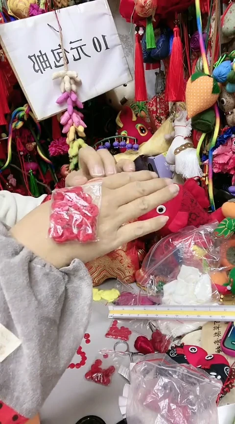 棉红色扣子直径1.3厘米20个