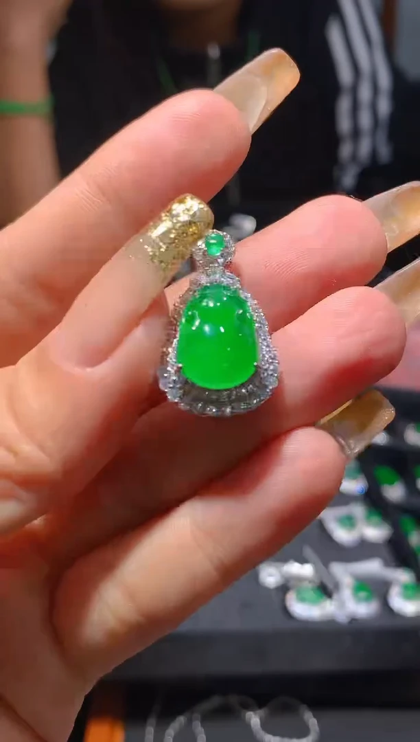 【闪购商品】定制翡翠未镶嵌81定制翡翠-多样性发货（发其一）