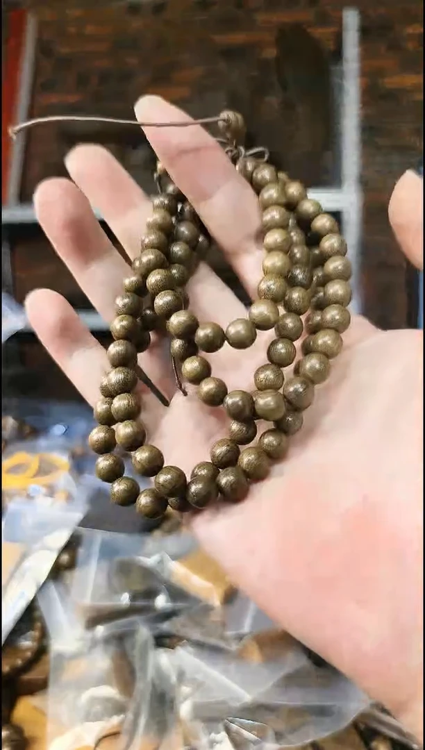 楠木（金丝楠）把件0.8阴沉绿108多圈