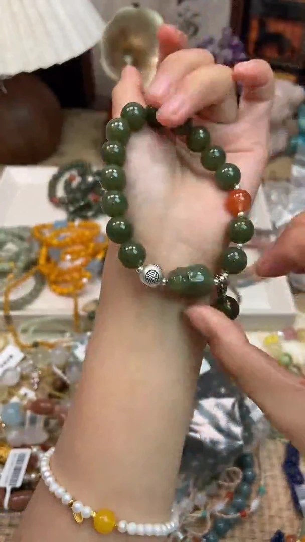 手饰和田玉足银镶嵌538