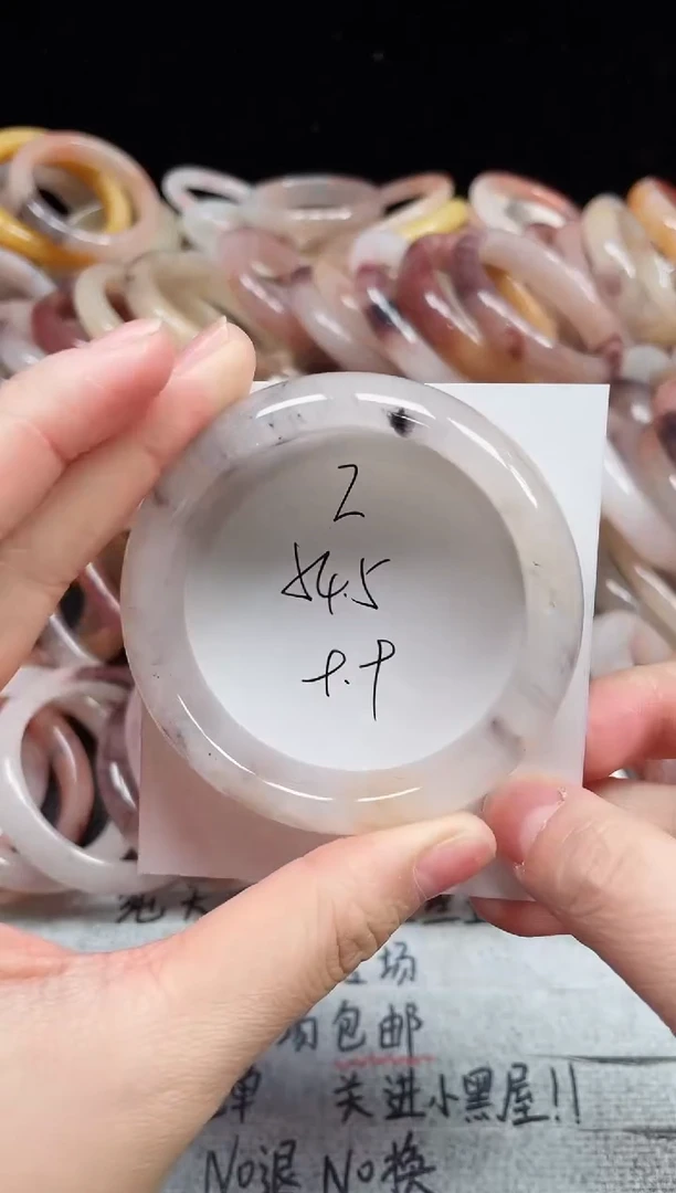 未镶嵌手镯石英质玉2