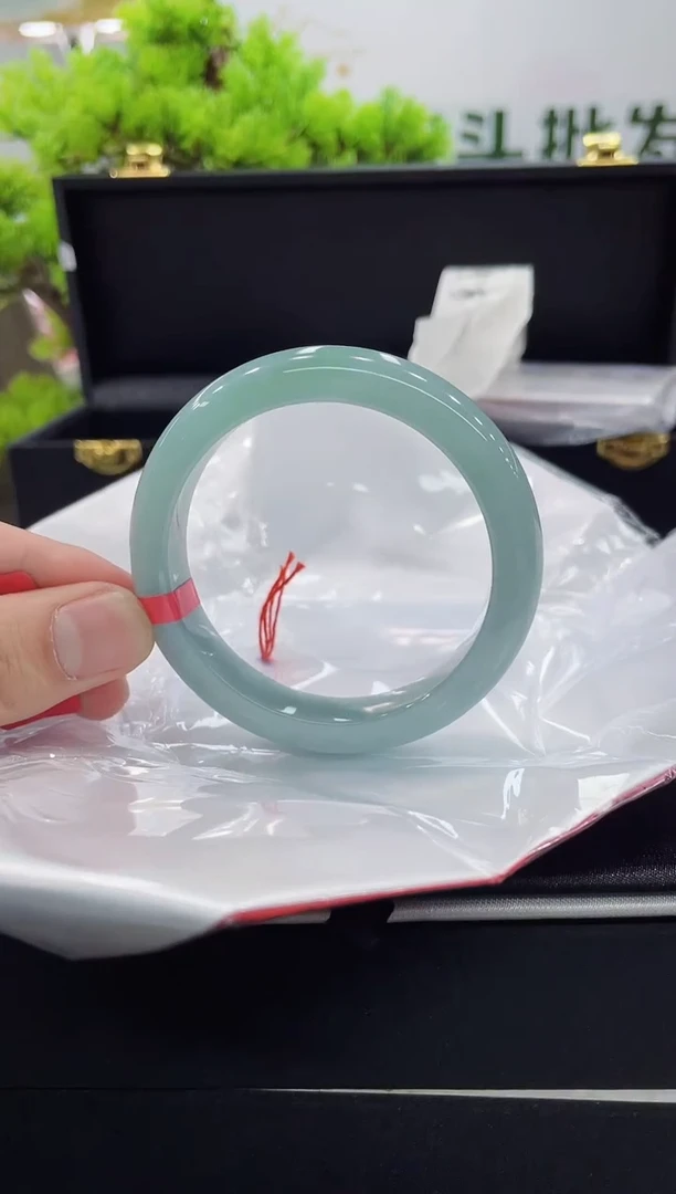 【闪购商品】翡翠手镯未镶嵌手镯