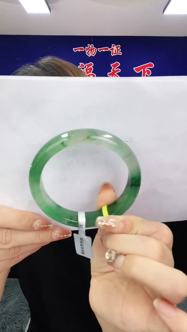 石英质玉（非洲翠）手镯合金1