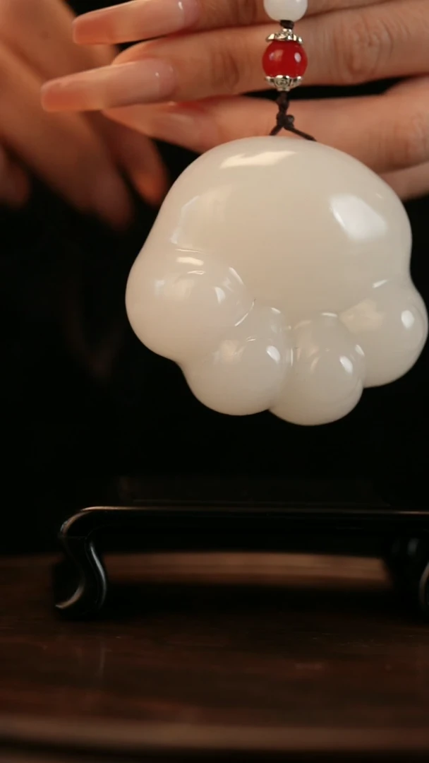 云南石荔枝白雕刻：小猫爪