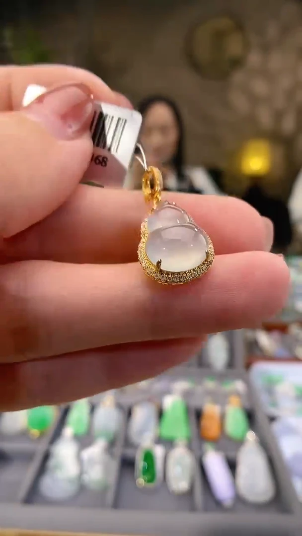 吊坠(不含链)18K金镶嵌翡翠葫芦