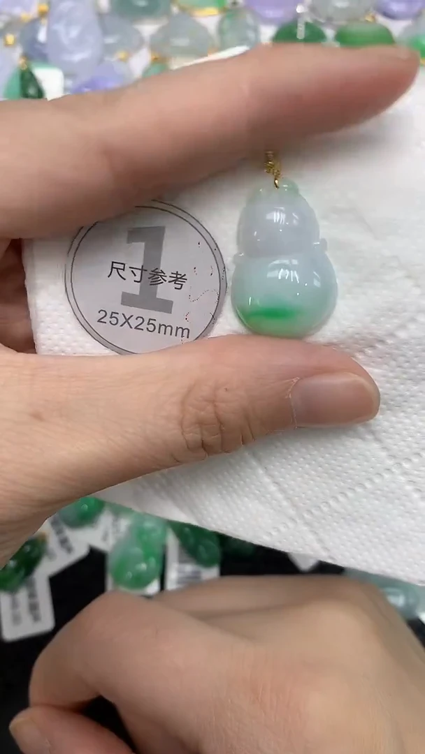 颈饰18K金镶嵌翡翠111111111