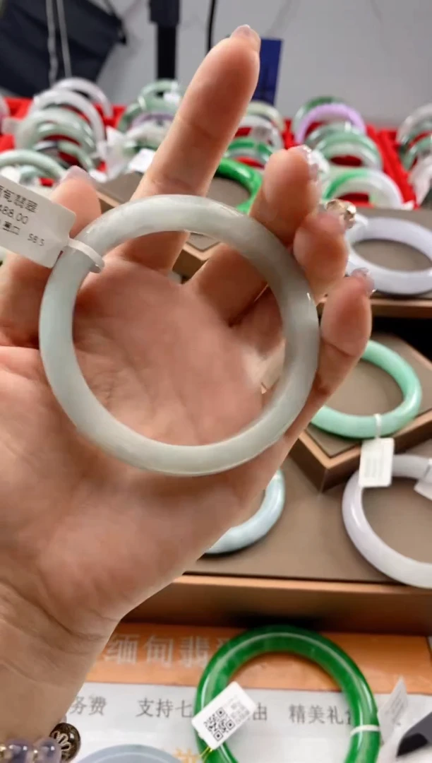 翡翠手镯未镶嵌缅甸翡翠W339