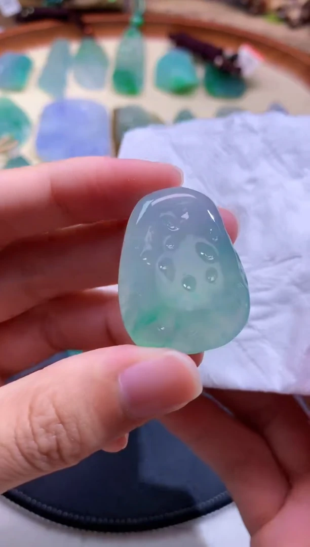 颈饰未镶嵌翡翠