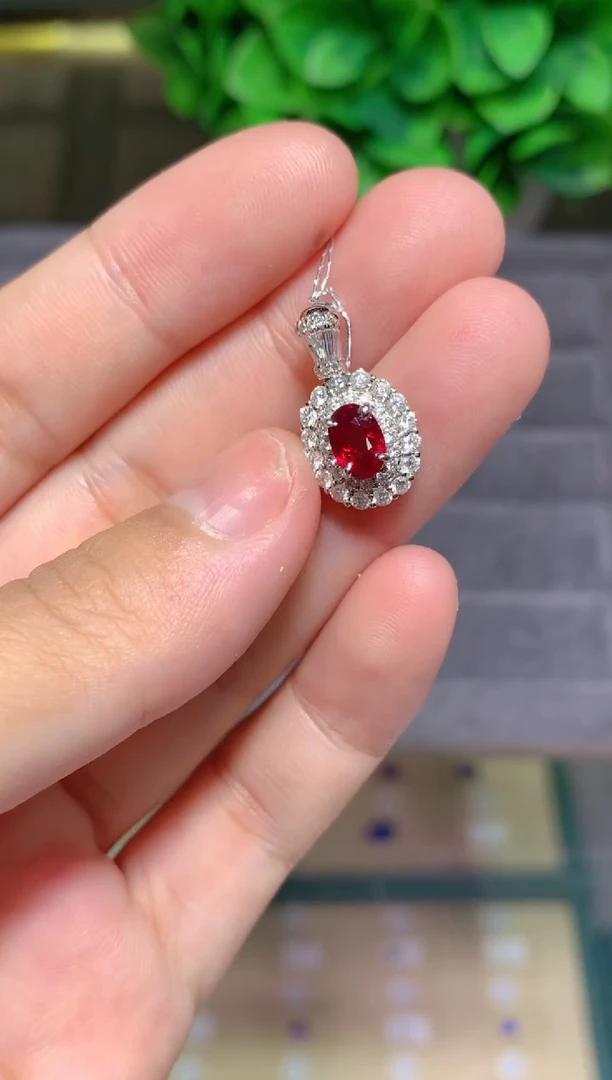 吊坠(不含链)18K金镶嵌红宝石0.8CT