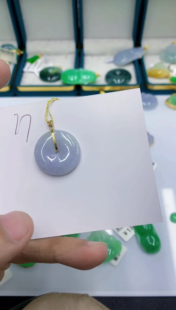 颈饰18K金镶嵌翡翠琴**欢翡翠