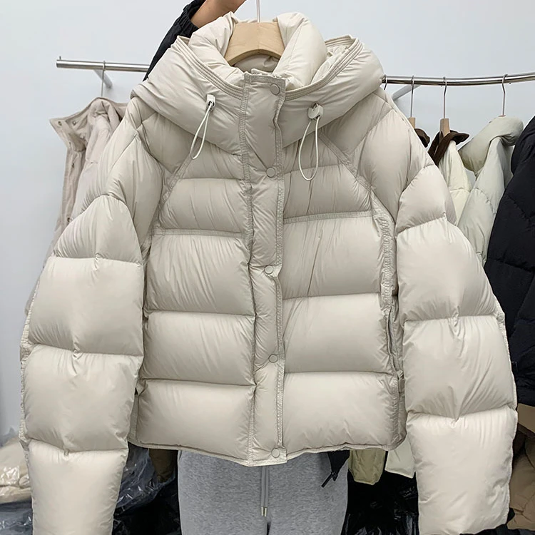 90鸭绒云感泡芙气质短款加厚保暖时尚连帽羽绒服
