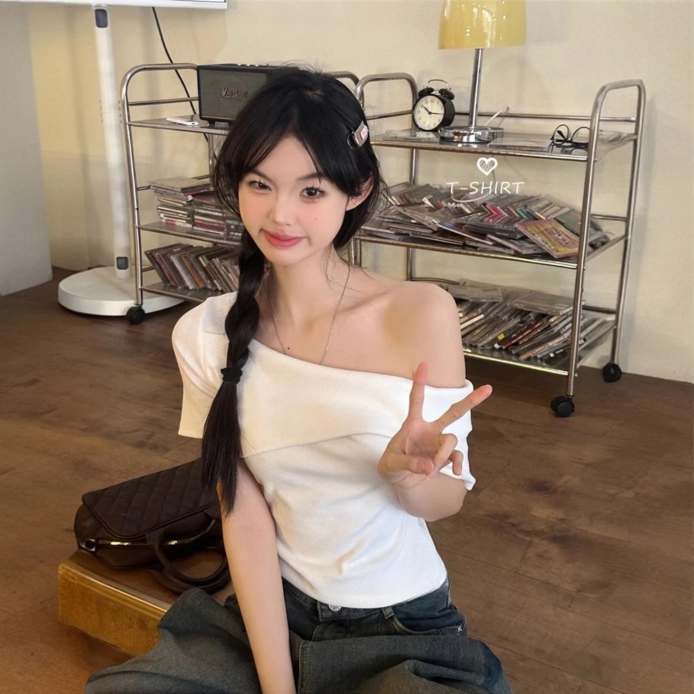 一字领短袖t恤气质不规则斜肩2025夏季新款显瘦辣妹设计上衣女装