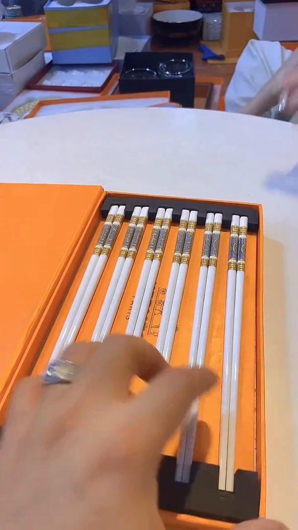 杯鸿辉家品牌瓷器，京东包邮！