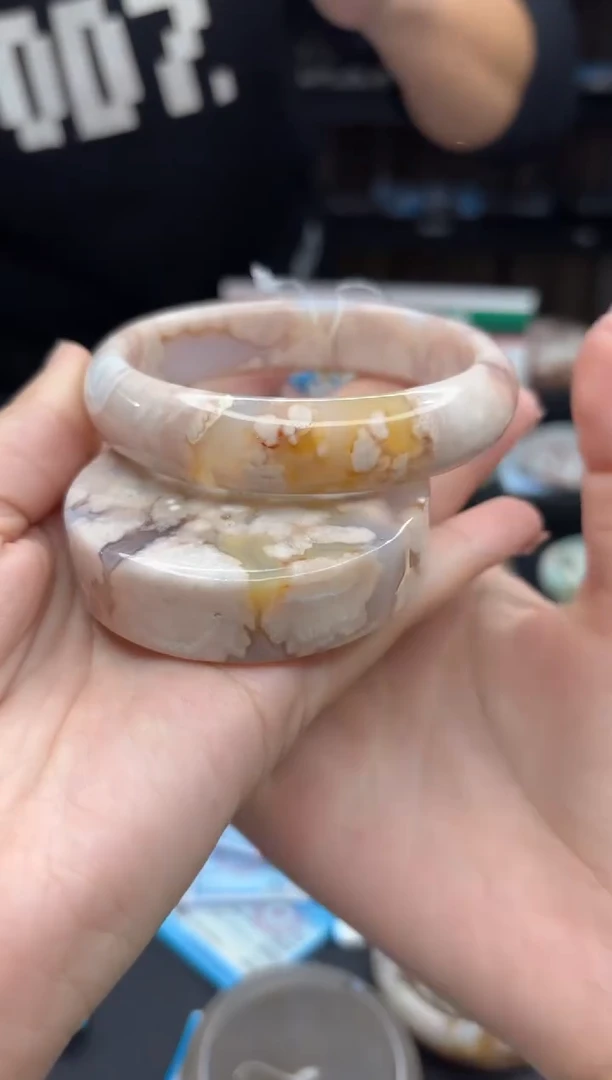 【闪购商品】石英质玉手镯未镶嵌592（64圈赠送镯心）