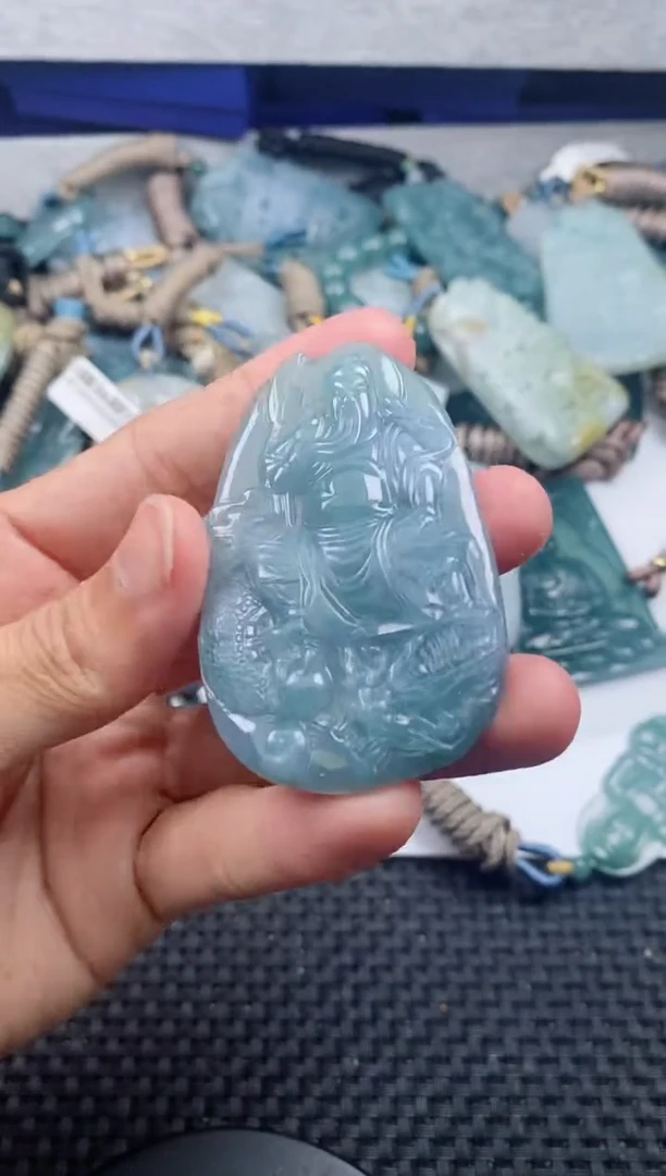 翡翠未镶嵌颈饰111111111
