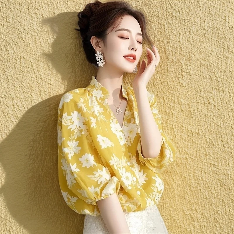 法式2025新款黄色好看减龄碎花衬衫设计高级别致独特漂亮印花上衣
