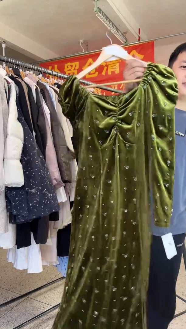 挂脖款时尚休闲气质百搭连衣裙