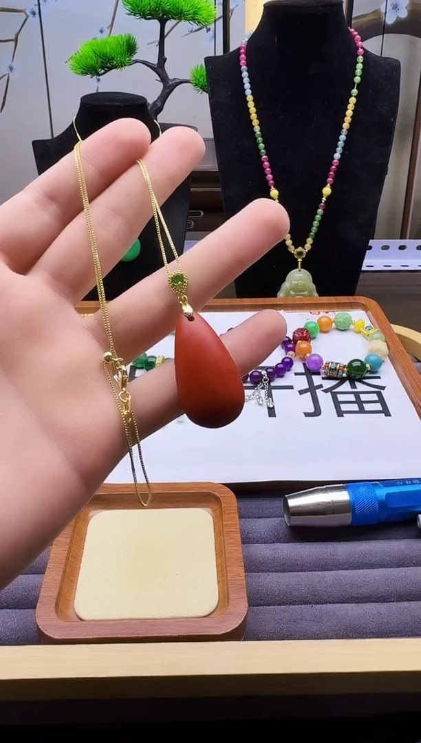 14K金镶嵌吊坠(赠链)蜜蜡D11