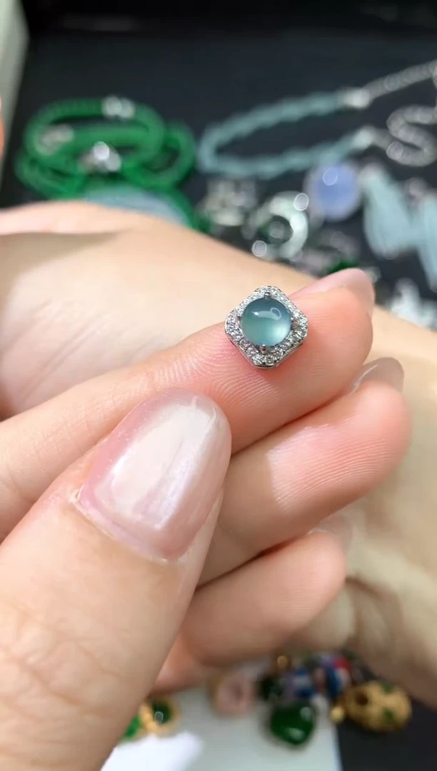颈饰未镶嵌翡翠吊坠