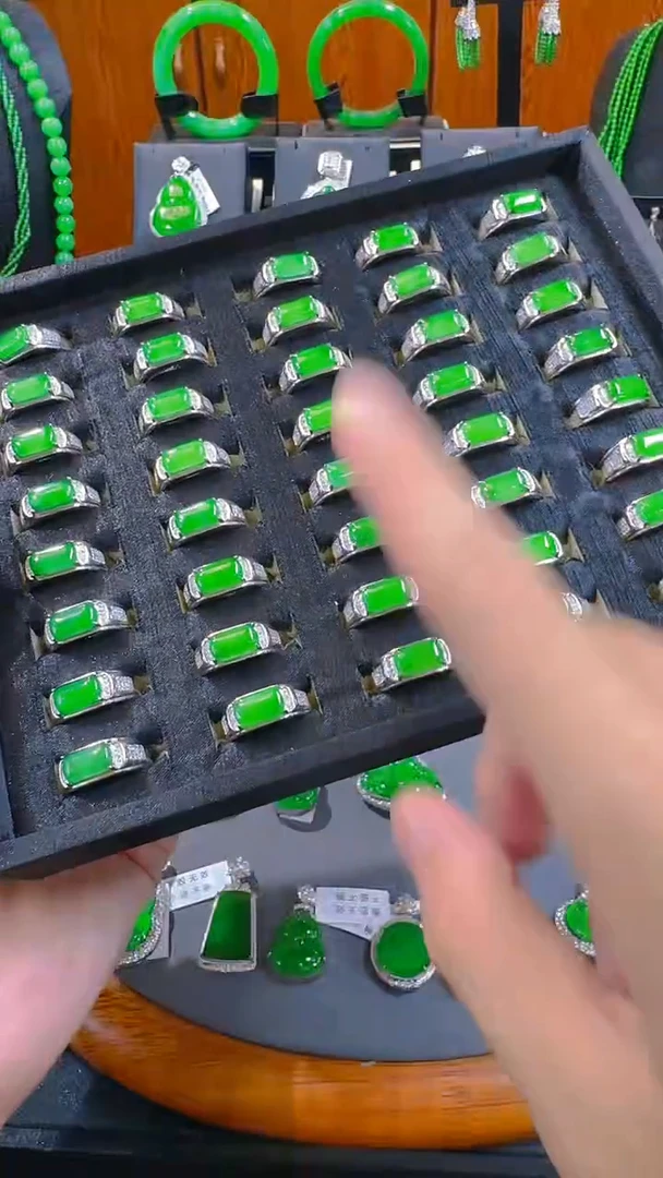 翡翠戒指未镶嵌天然A货翡翠+发其一