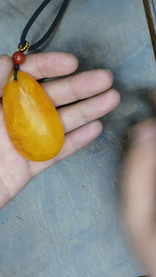 【闪购商品】琥珀裸石未镶嵌微瑕橘皮水滴吊坠/多样性发其一