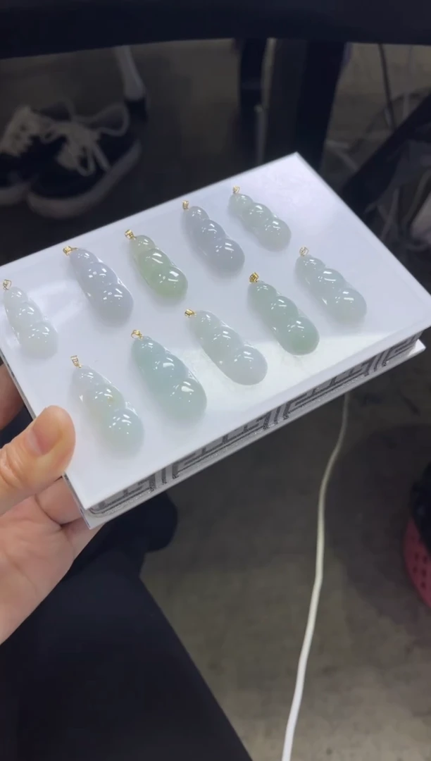 颈饰18K金镶嵌翡翠B233/多样性发一件/配绳子