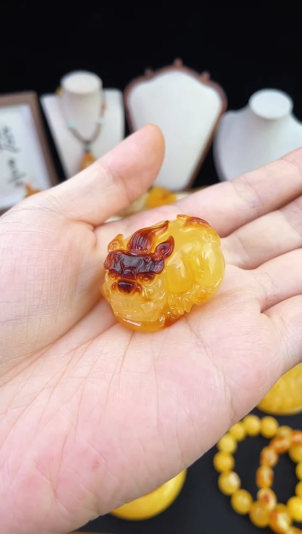 琥珀未镶嵌珠宝奇石艳*儿柒月