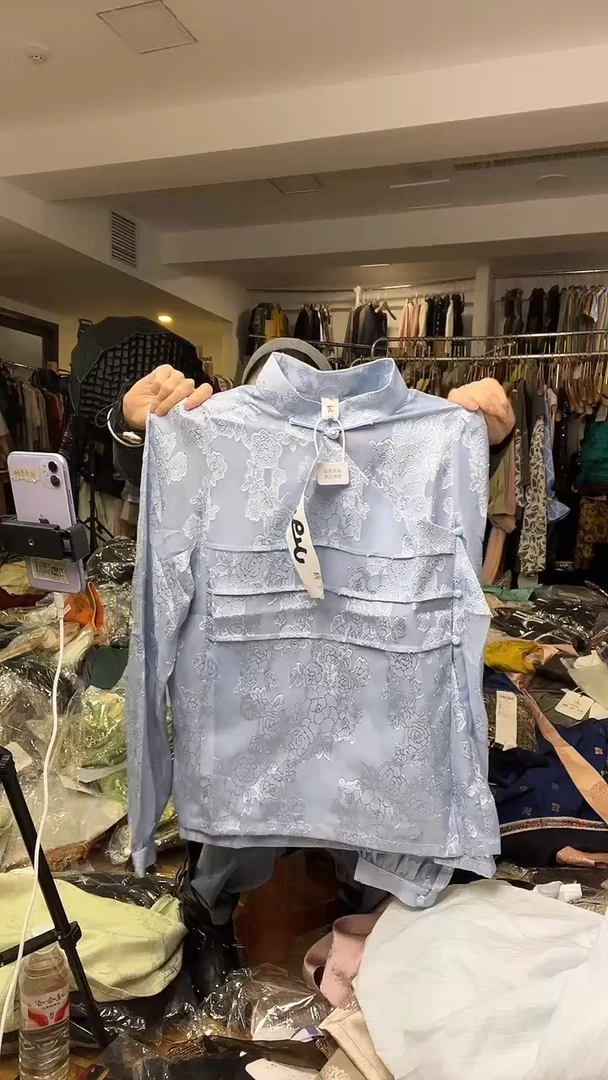 衬衣       L码        105-115斤