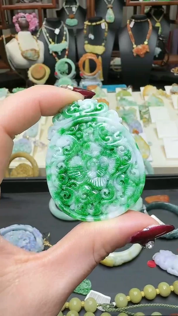 【闪购商品】翡翠颈饰未镶嵌天然翡翠