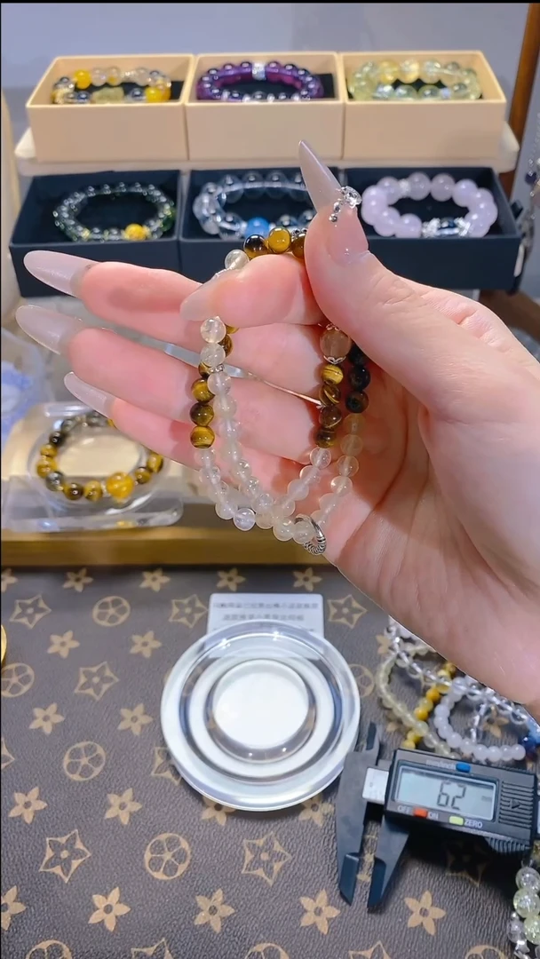水晶手串未镶嵌水晶手串