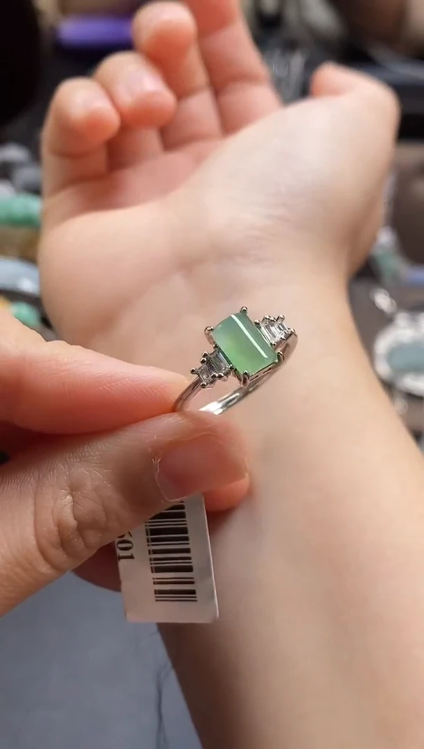 颈饰银S925镶嵌翡翠18601