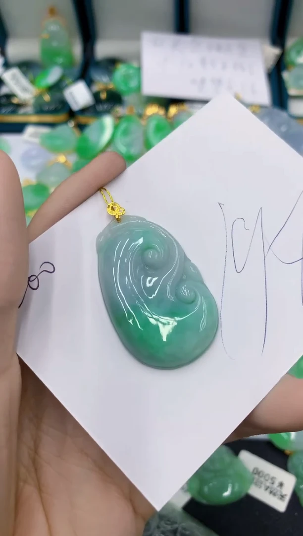 翡翠18K金镶嵌颈饰11111
