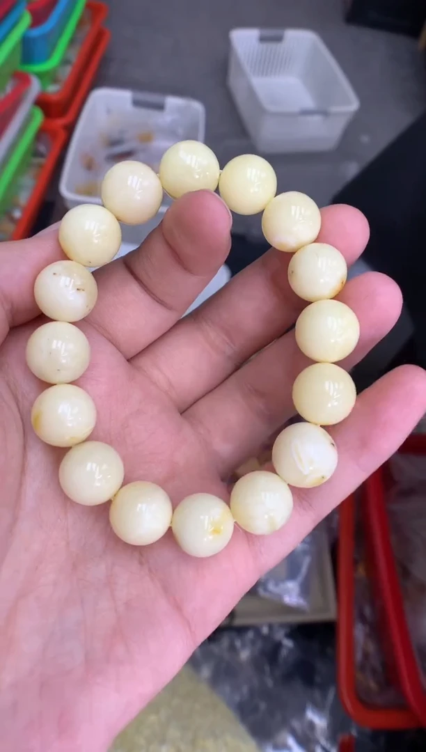 蜜蜡未镶嵌珠宝奇石1