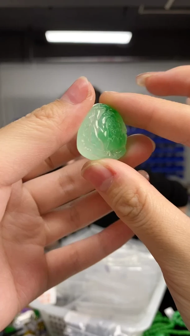 颈饰未镶嵌翡翠多样性发其一颜色微差