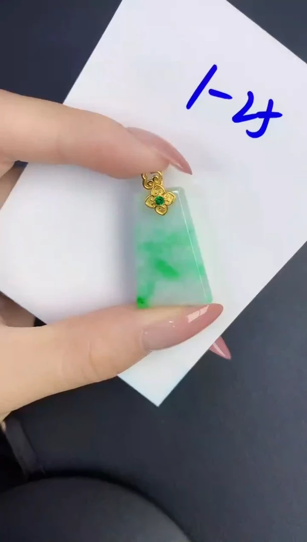 翡翠未镶嵌颈饰缅甸天然翡翠A货