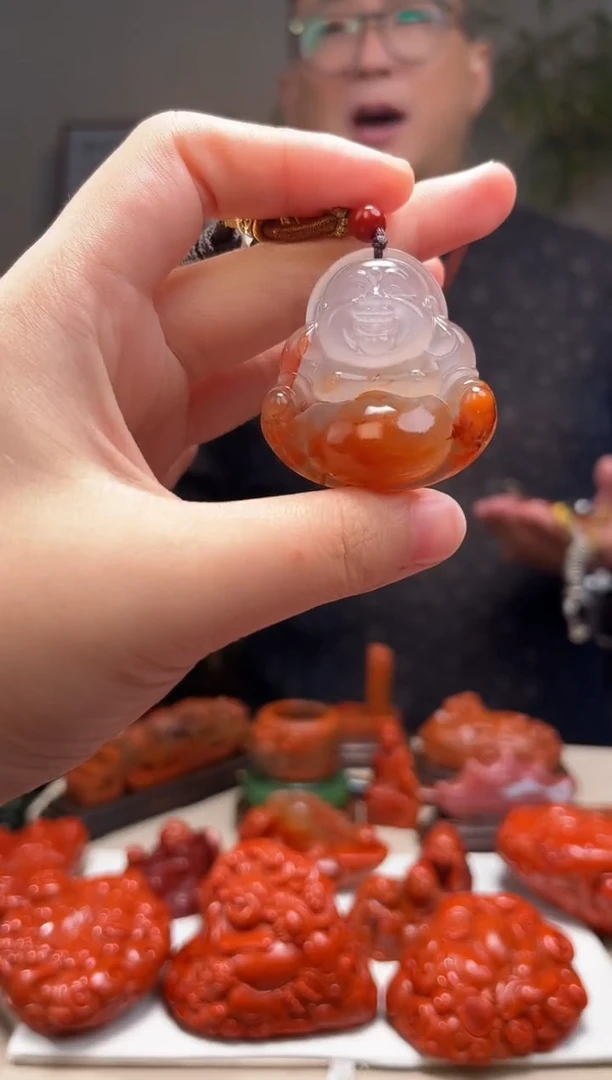 颈饰未镶嵌南红玛瑙吊坠