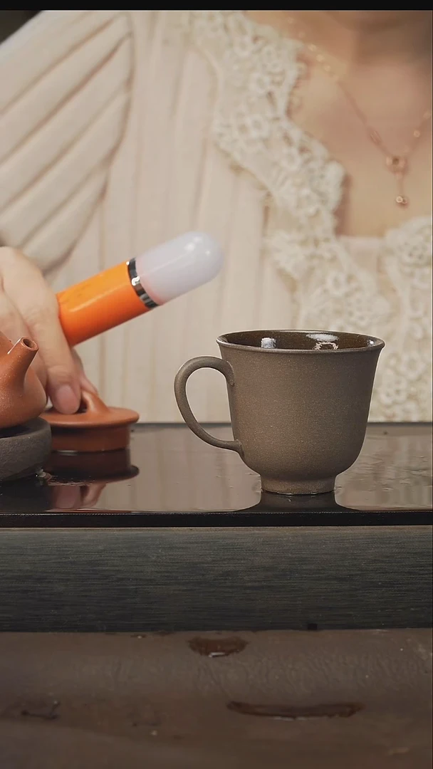 茶壶紫砂带把釉水杯，