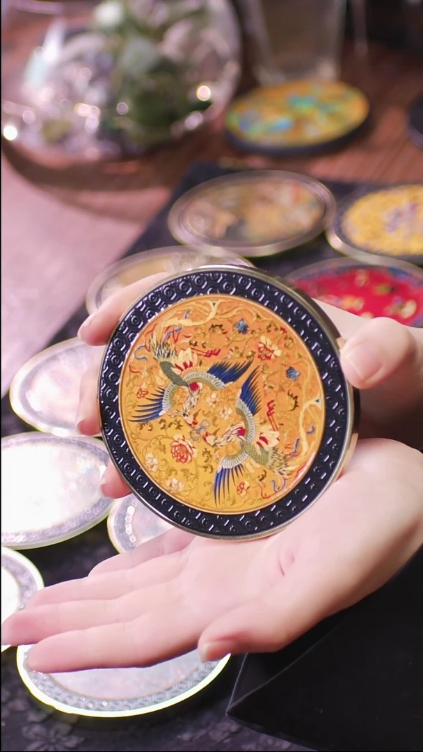 壹藏贰宝双凤朝阳图案铜圈杯垫一片