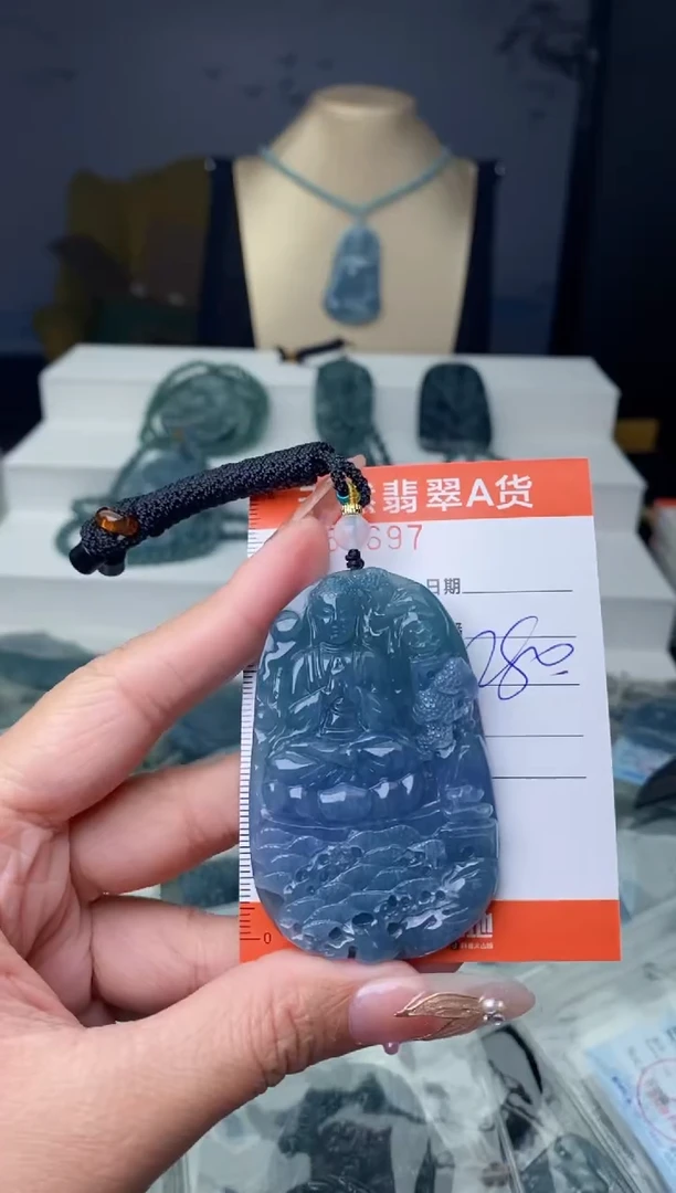 【闪购商品】翡翠颈饰未镶嵌········