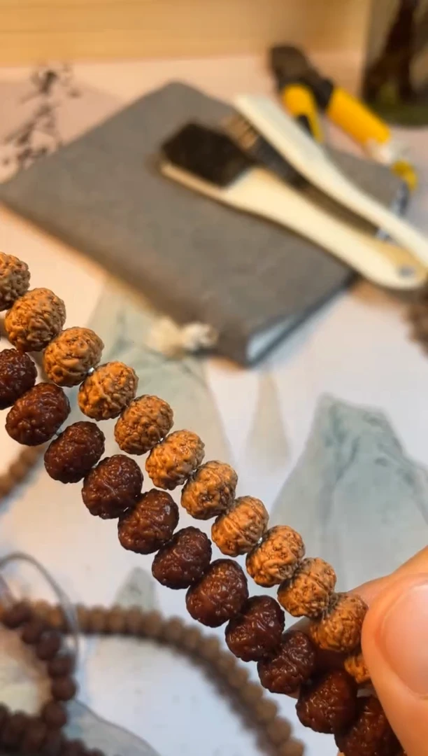 【闪购商品】金刚菩提手串六瓣勿里达老树王